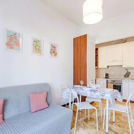 Apartment Guesthost - Breathe The Riviera Breeze Rapallo