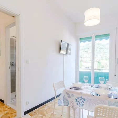 Apartment Guesthost - Breathe The Riviera Breeze Rapallo
